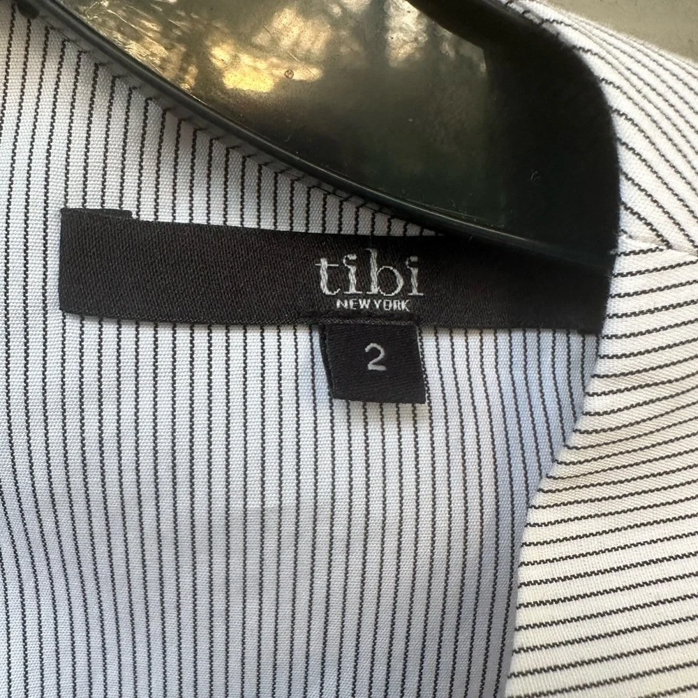 TIBI
BOW DETAILS STRIPES SLEEVELESS TOP - Picture 4 of 10